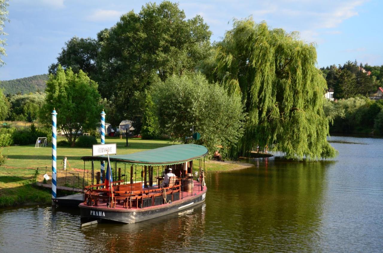 Stary dum Hotel Cernosice Bagian luar foto